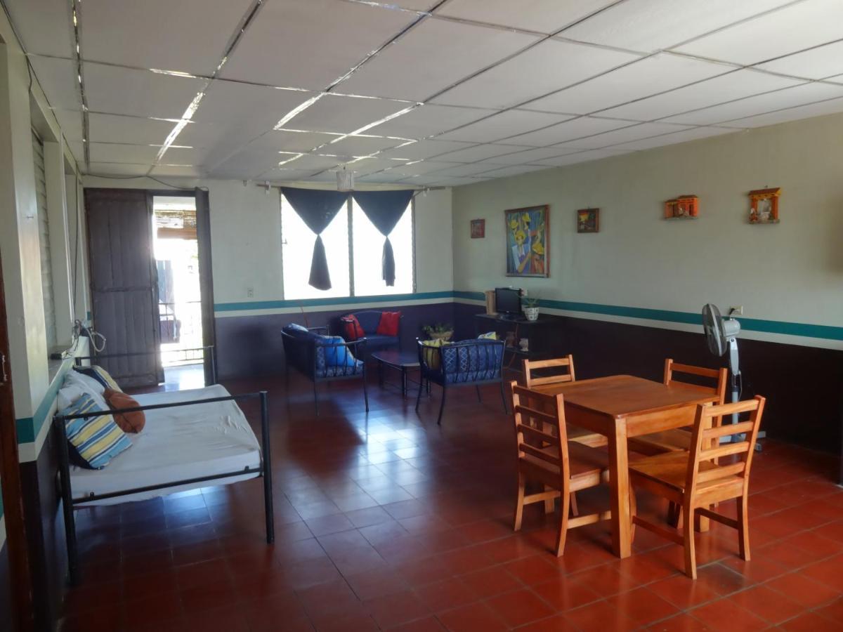 Отель Harvest House Nicaragua Леон Экстерьер фото