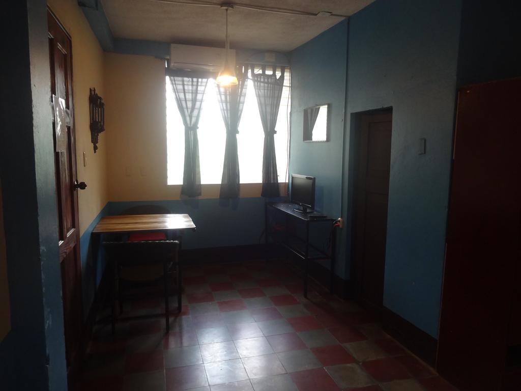 Отель Harvest House Nicaragua Леон Экстерьер фото
