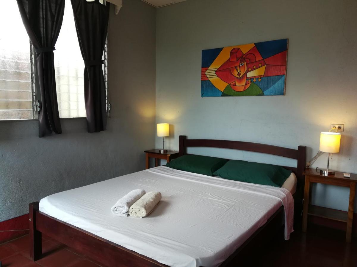 Отель Harvest House Nicaragua Леон Экстерьер фото